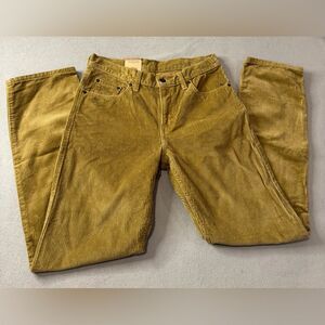 NWT Levi's Women Straight Leg Corduroy Pants
Size 29